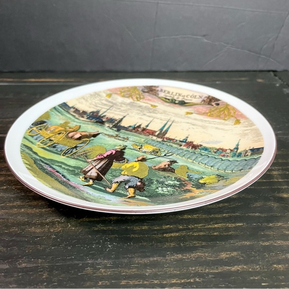Reutter Porzellan Germany BERLIN et COLN Capitale de Prusse Porcelain Plate 6.25 - Picture 4 of 8